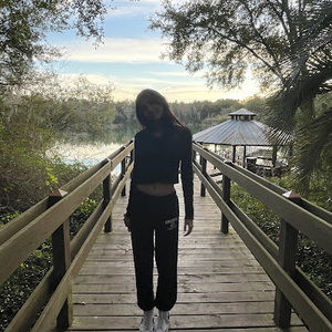 Meet your Posher, Pari